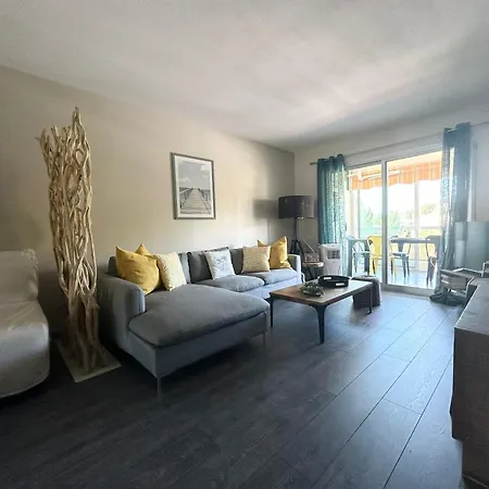 Apartment Calme Et Cosy A Mandelieu-la-Napoule